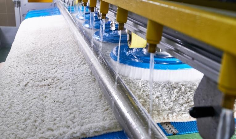 Bursa Osmangazi halı yıkama Bursa Osmangazi halı yıkama hizmetleri, hijyenik ve sağlıklı yaşam alanları oluşturmak isteyenler için vazgeçilmezdir. Günlük kullanım sonucu halılarda biriken toz, kir, bakteri ve alerjenler hem sağlık açısından risk oluşturur hem de evinizin görünümünü olumsuz etkiler.